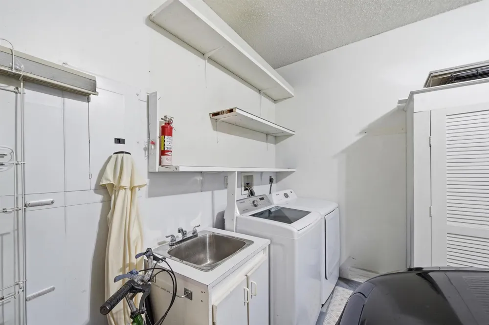 47 Lakeshore Drive Hypoluxo, FL 33462