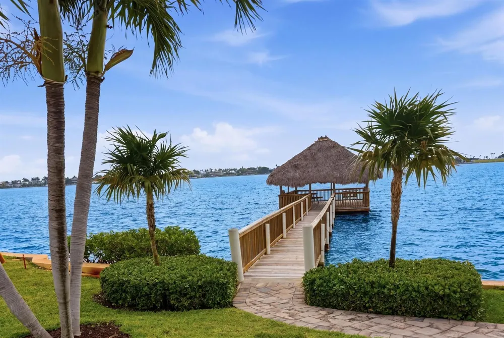 47 Lakeshore Drive Hypoluxo, FL 33462