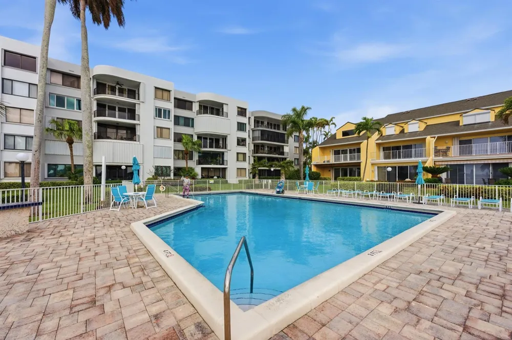 47 Lakeshore Drive Hypoluxo, FL 33462