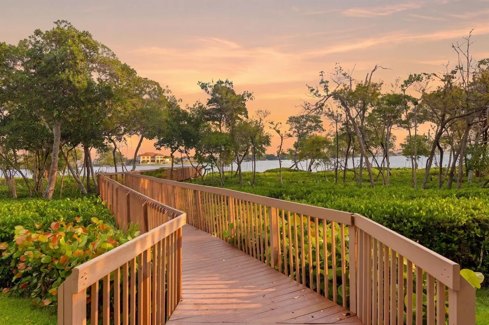 47 Lakeshore Drive Hypoluxo, FL 33462