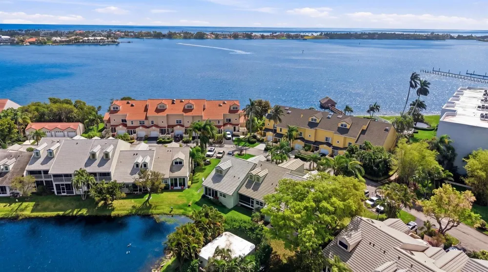 47 Lakeshore Drive Hypoluxo, FL 33462