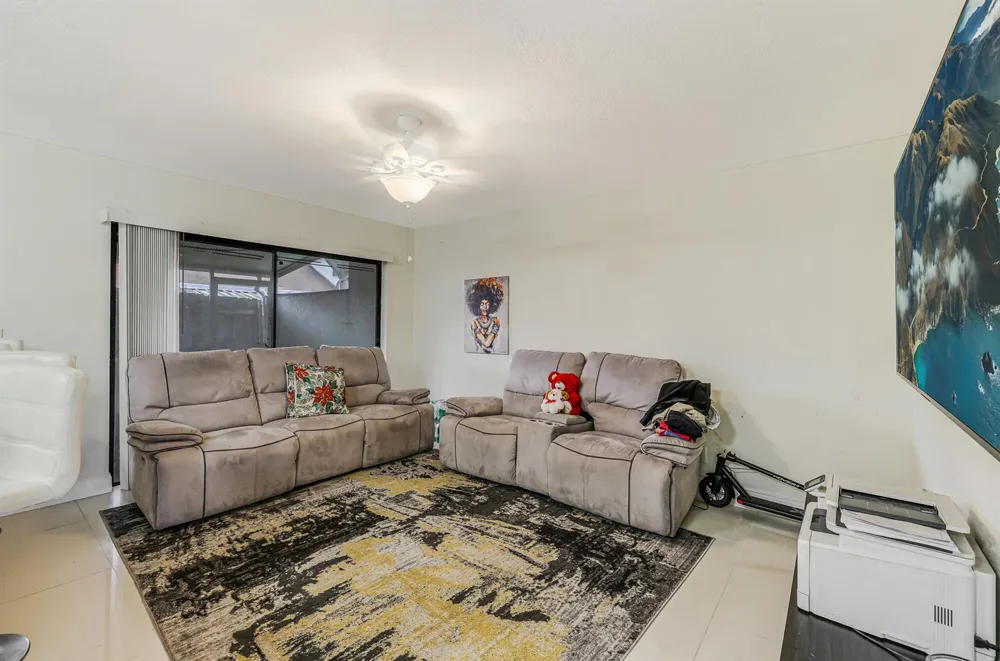 4003 W Woodscape Drive #2-k Miramar, FL 33023