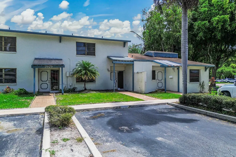4003 W Woodscape Drive #2-k Miramar, FL 33023