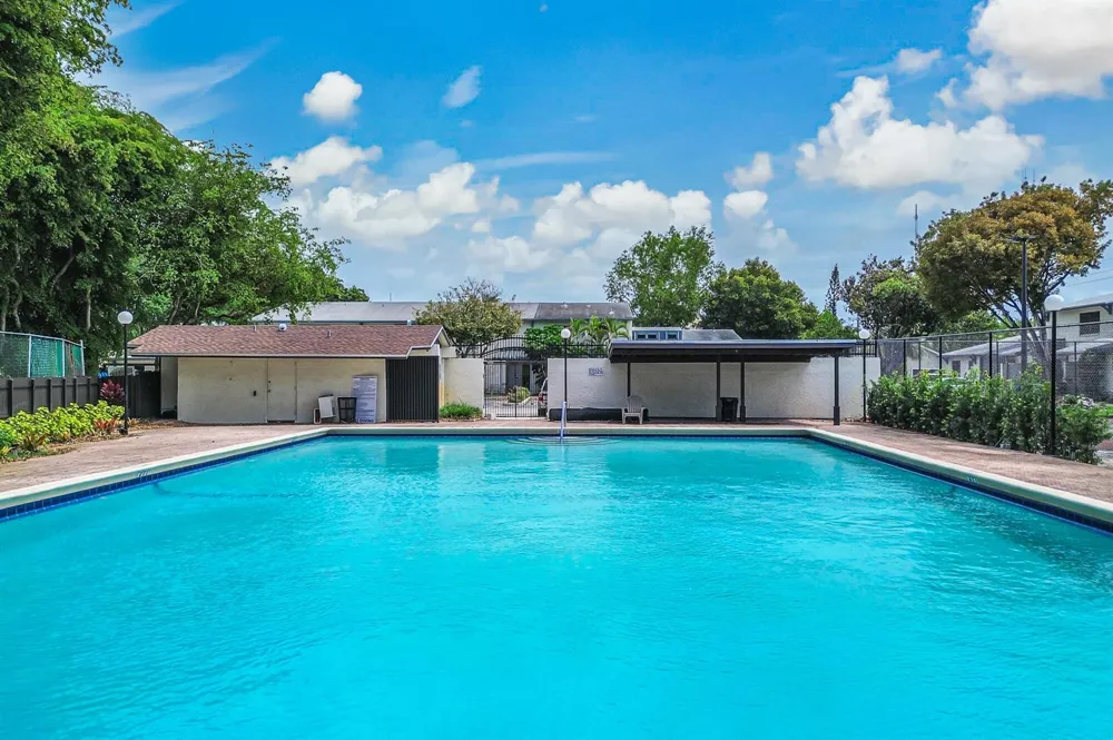 4003 W Woodscape Drive #2-k Miramar, FL 33023