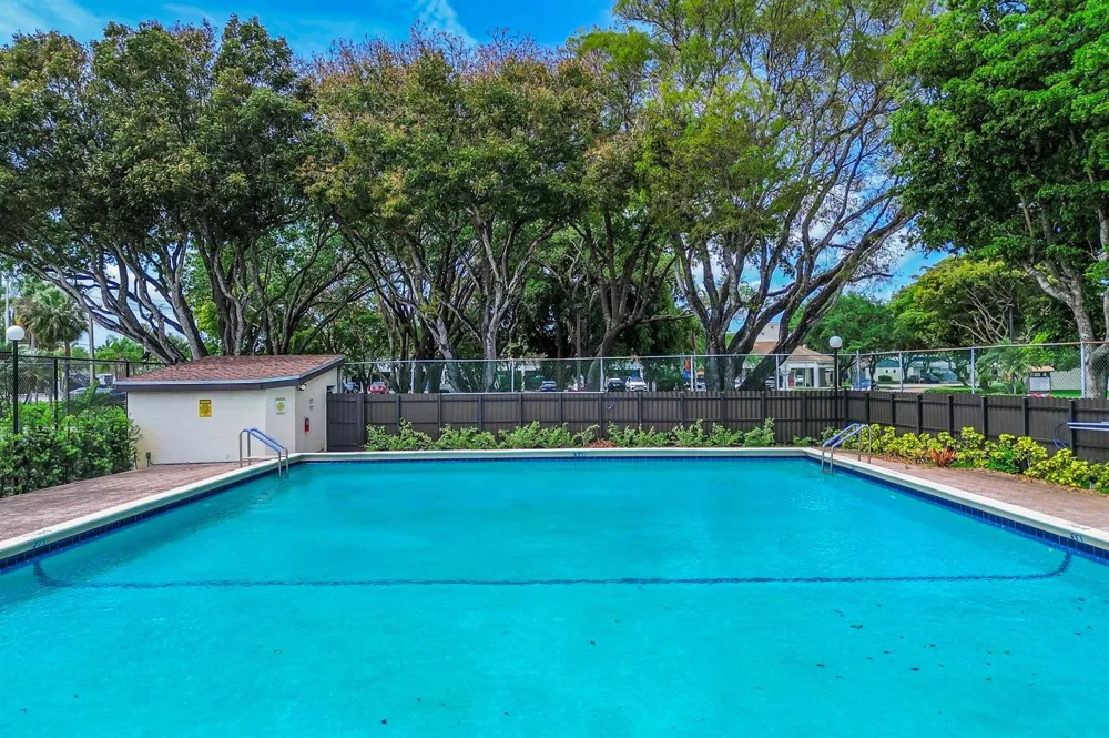 4003 W Woodscape Drive #2-k Miramar, FL 33023