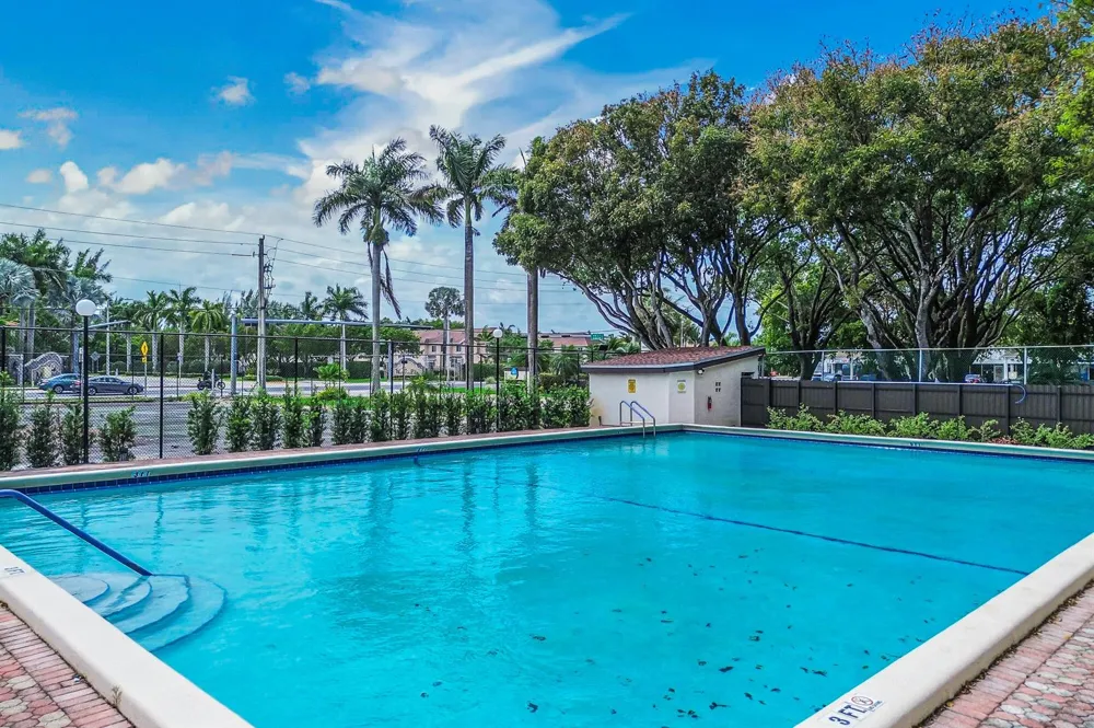 4003 W Woodscape Drive #2-k Miramar, FL 33023