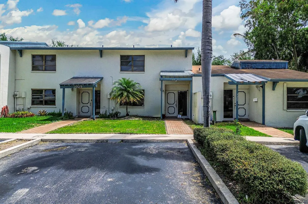 4003 W Woodscape Drive #2-k Miramar, FL 33023