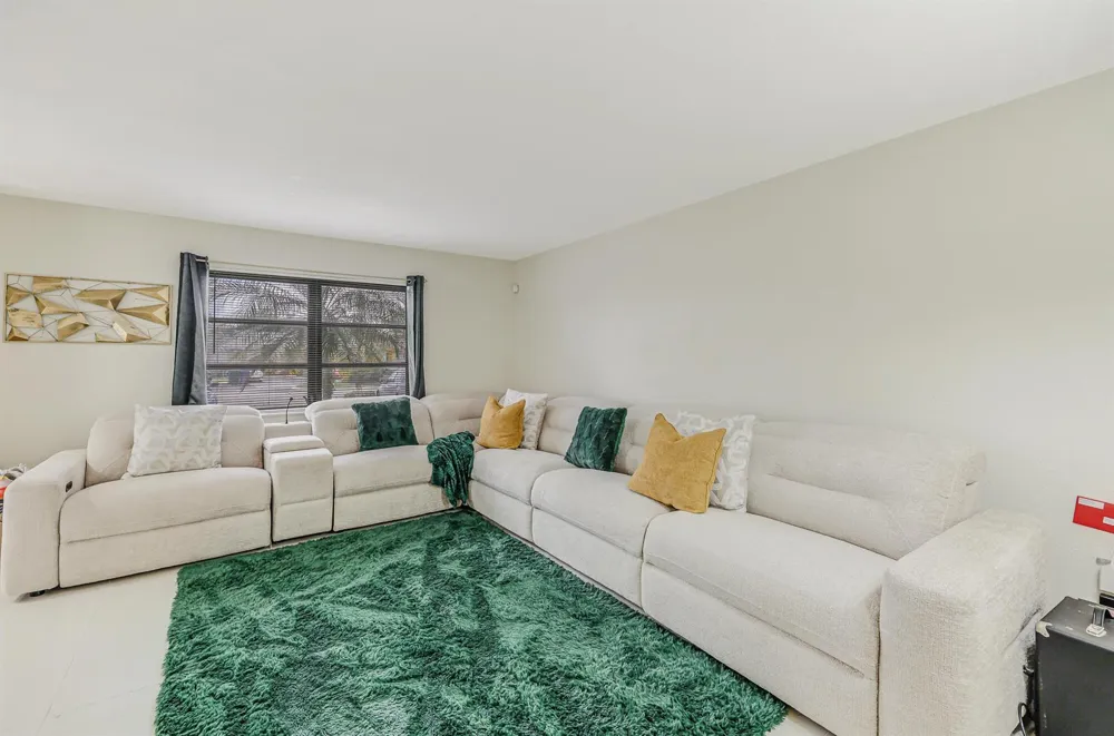 4003 W Woodscape Drive #2-k Miramar, FL 33023