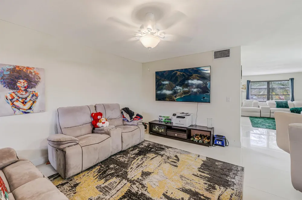 4003 W Woodscape Drive #2-k Miramar, FL 33023