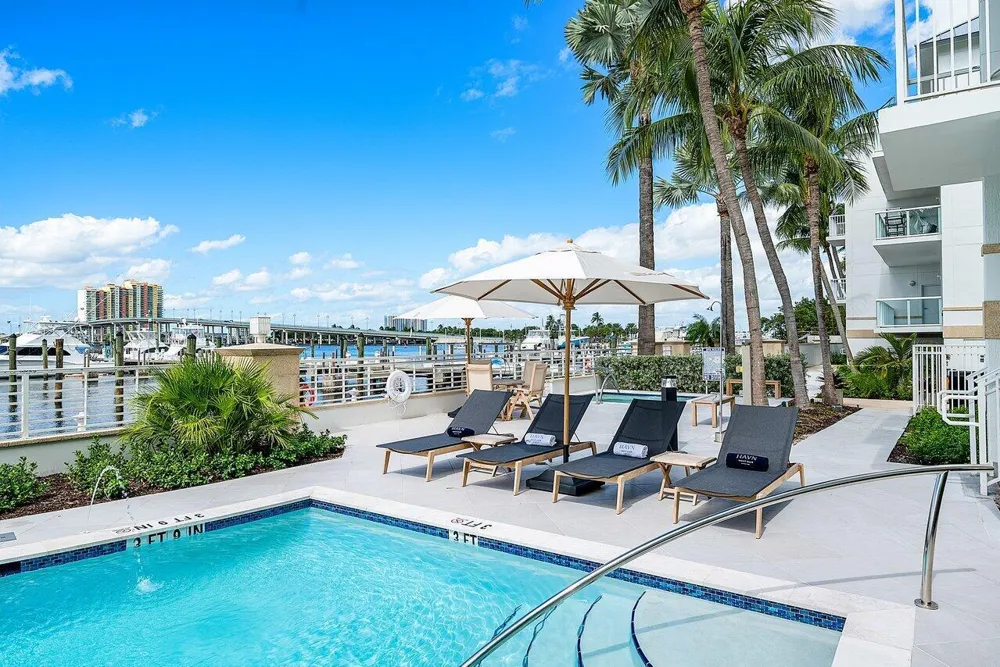 180 Lake Drive #2103 Palm Beach Shores, FL 33404