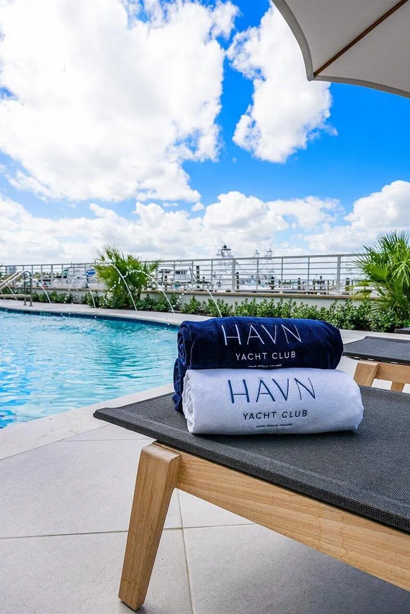 180 Lake Drive #2103 Palm Beach Shores, FL 33404