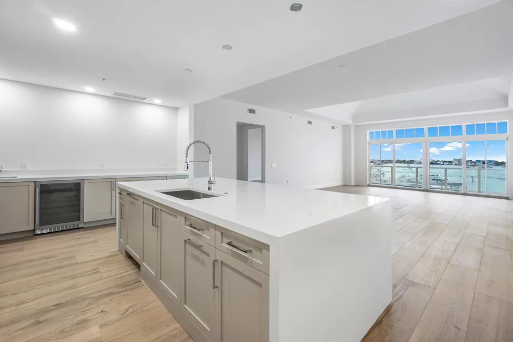 180 Lake Drive #2103 Palm Beach Shores, FL 33404