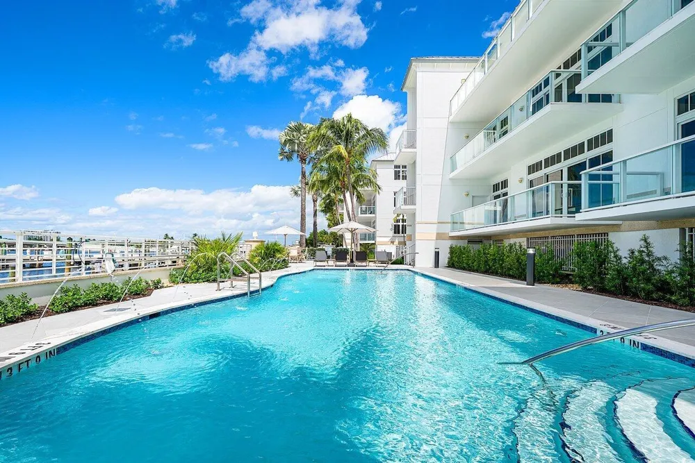 180 Lake Drive #2103 Palm Beach Shores, FL 33404