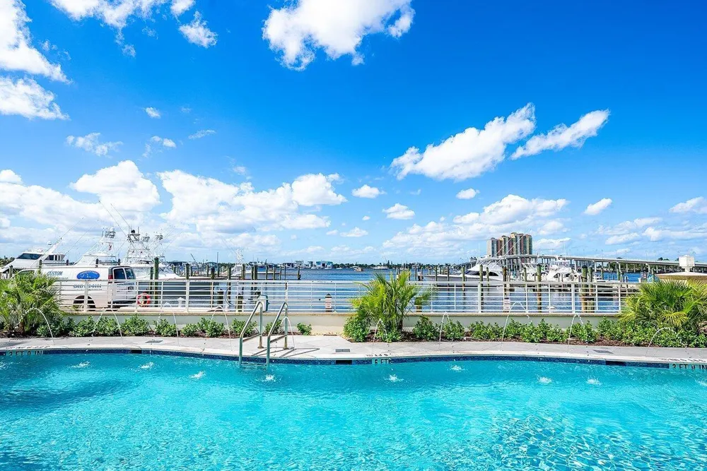 180 Lake Drive #2103 Palm Beach Shores, FL 33404