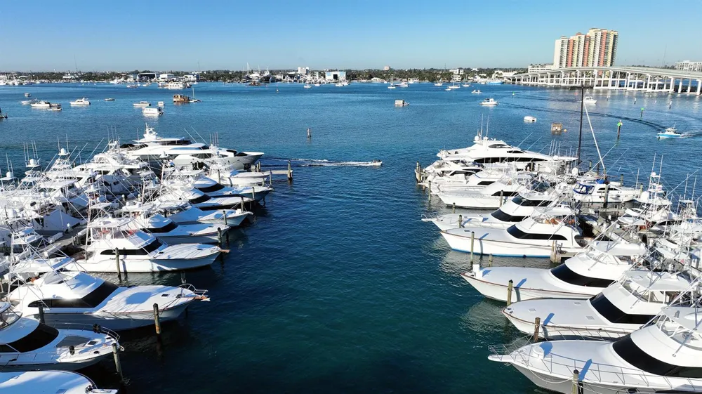 180 Lake Drive #2103 Palm Beach Shores, FL 33404