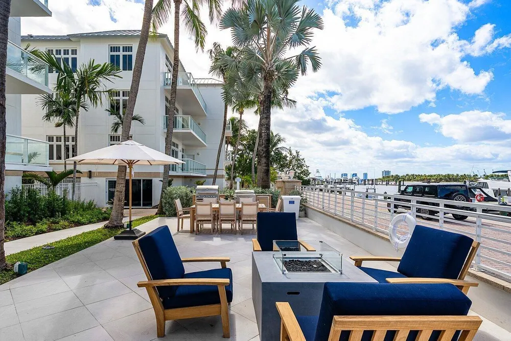 180 Lake Drive #2103 Palm Beach Shores, FL 33404
