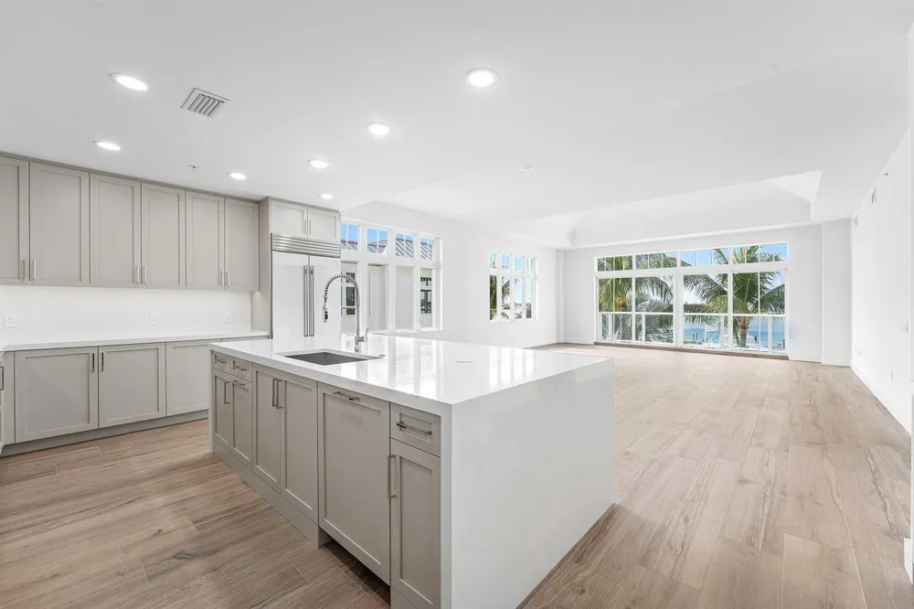 180 Lake Drive #2204 Palm Beach Shores, FL 33404