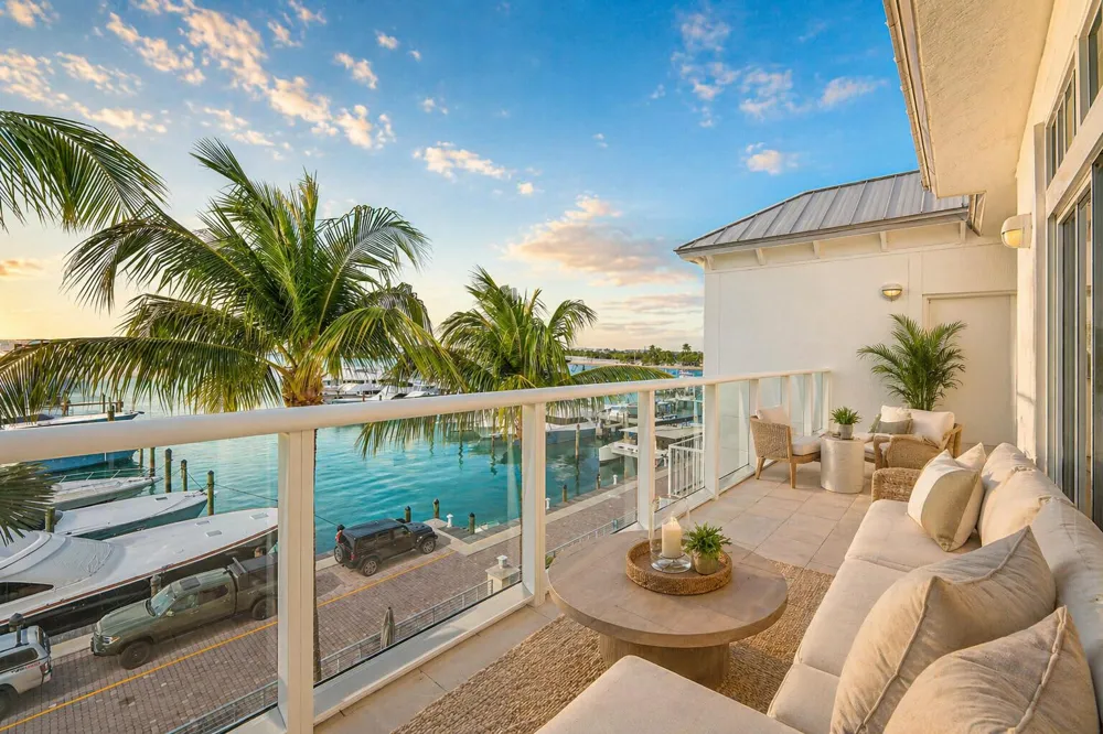 180 Lake Drive #2204 Palm Beach Shores, FL 33404