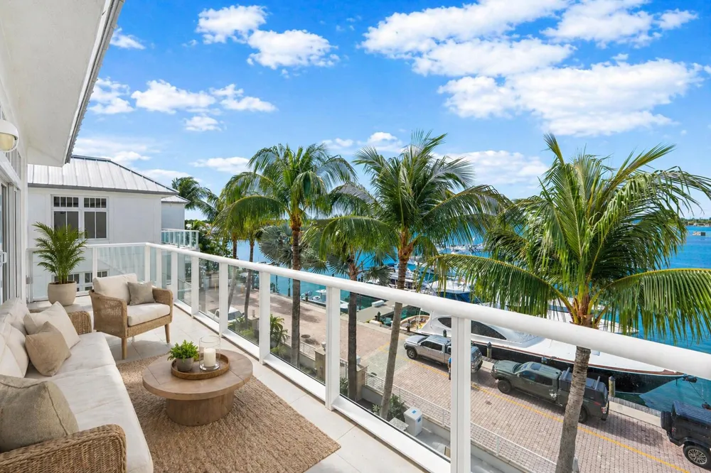 180 Lake Drive #2204 Palm Beach Shores, FL 33404