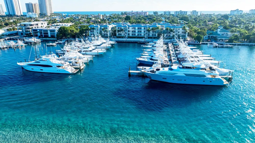 180 Lake Drive #2204 Palm Beach Shores, FL 33404