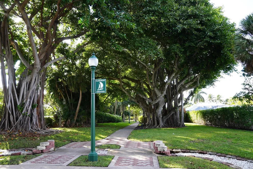 182 Lake Drive #5202 Palm Beach Shores, FL 33404
