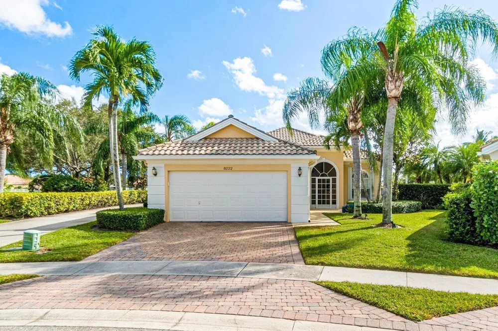 8222 Dominica Place Wellington, FL 33414