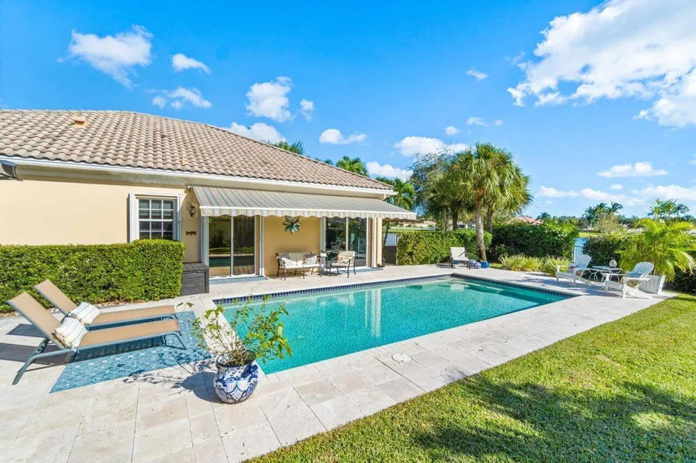 8222 Dominica Place Wellington, FL 33414