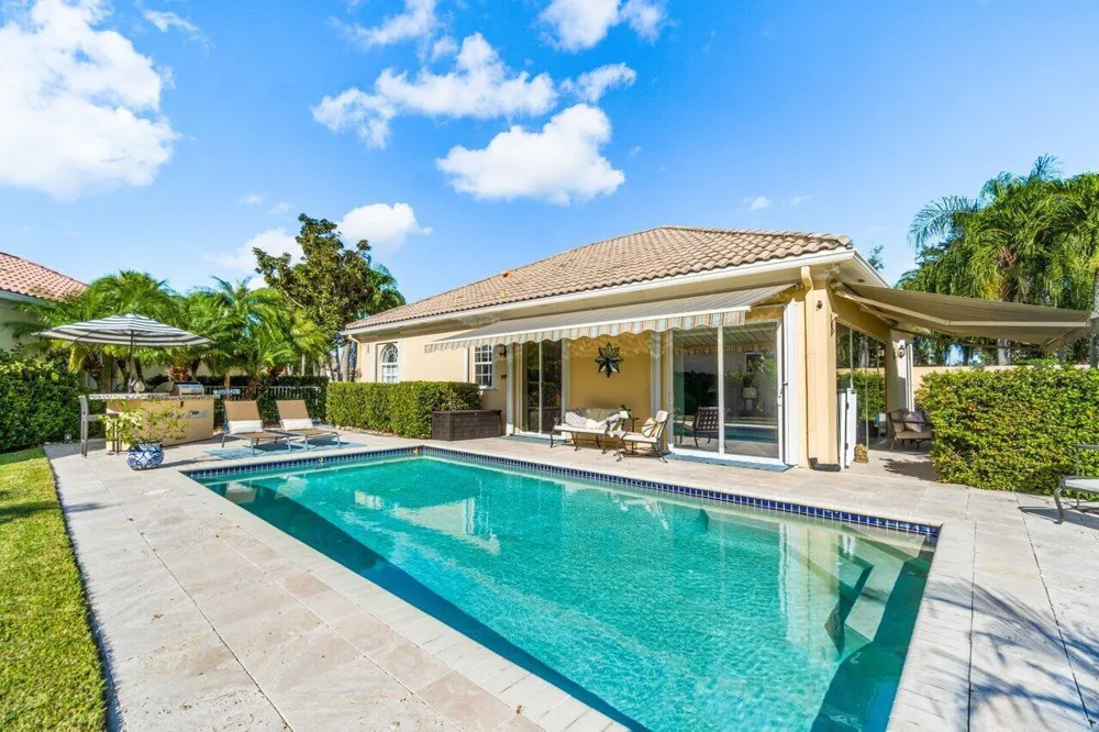 8222 Dominica Place Wellington, FL 33414