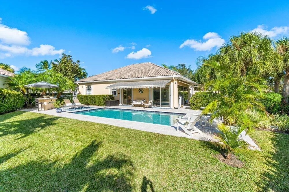8222 Dominica Place Wellington, FL 33414