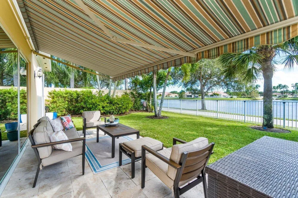 8222 Dominica Place Wellington, FL 33414