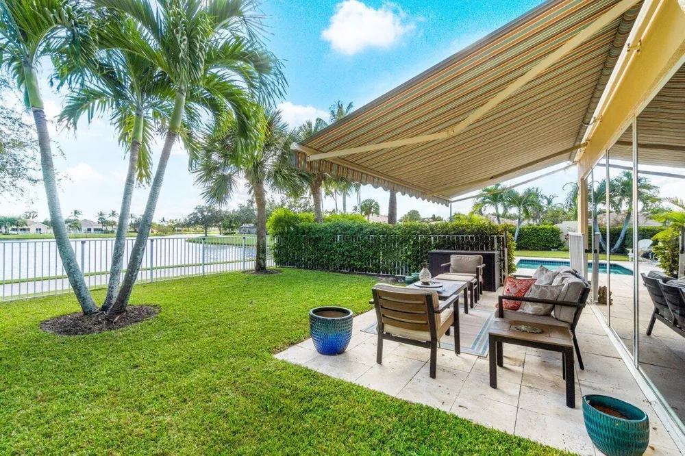8222 Dominica Place Wellington, FL 33414