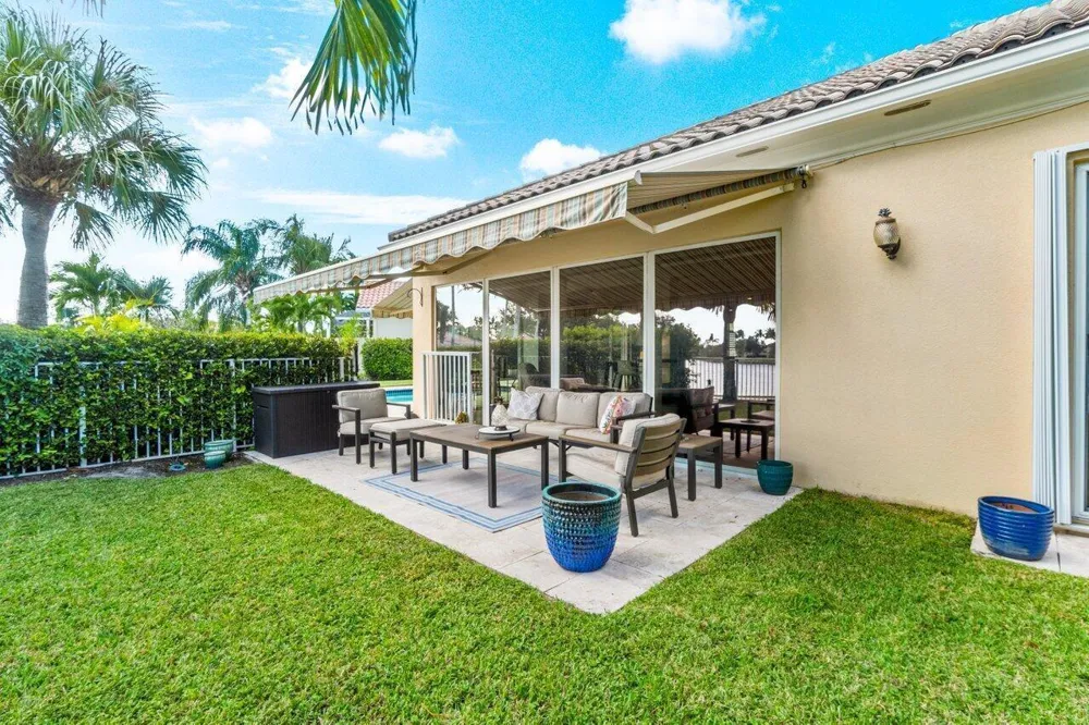 8222 Dominica Place Wellington, FL 33414