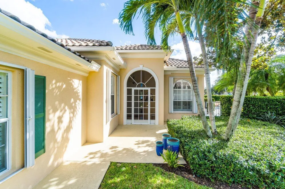 8222 Dominica Place Wellington, FL 33414