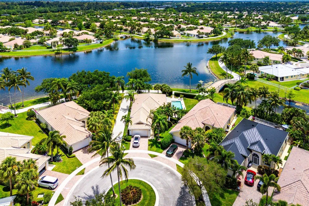 8222 Dominica Place Wellington, FL 33414