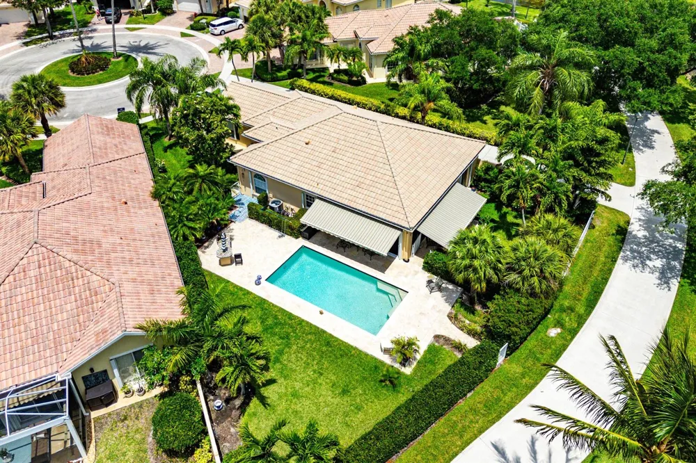8222 Dominica Place Wellington, FL 33414