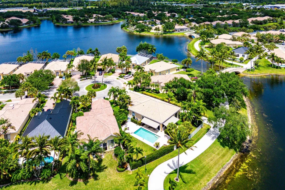 8222 Dominica Place Wellington, FL 33414