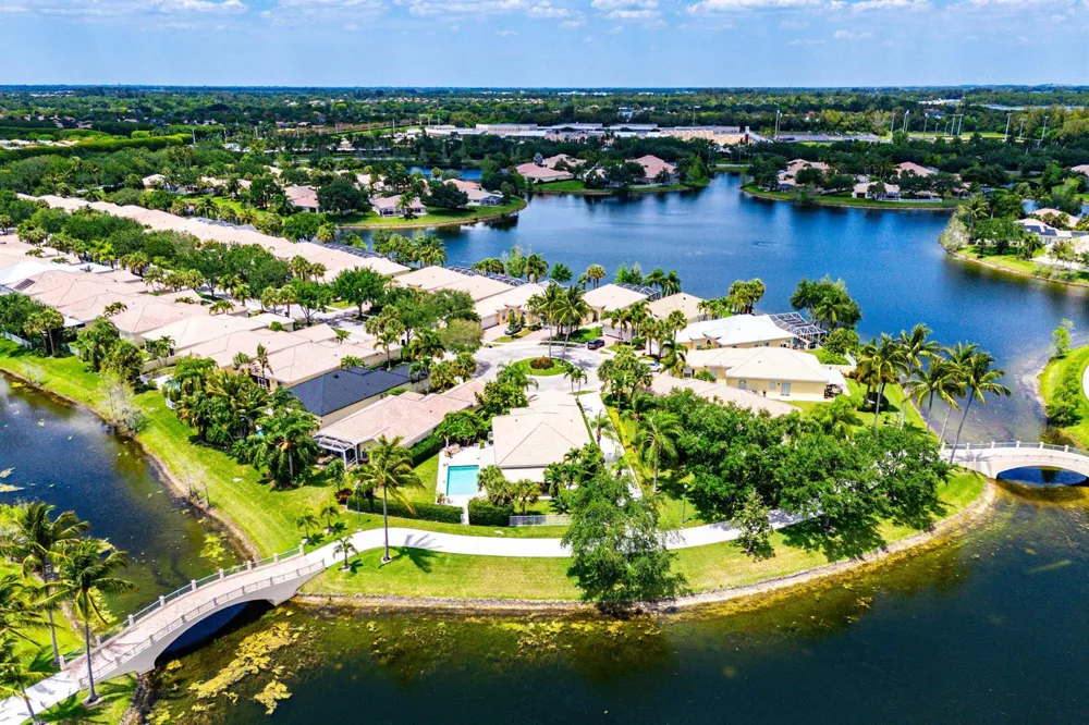8222 Dominica Place Wellington, FL 33414