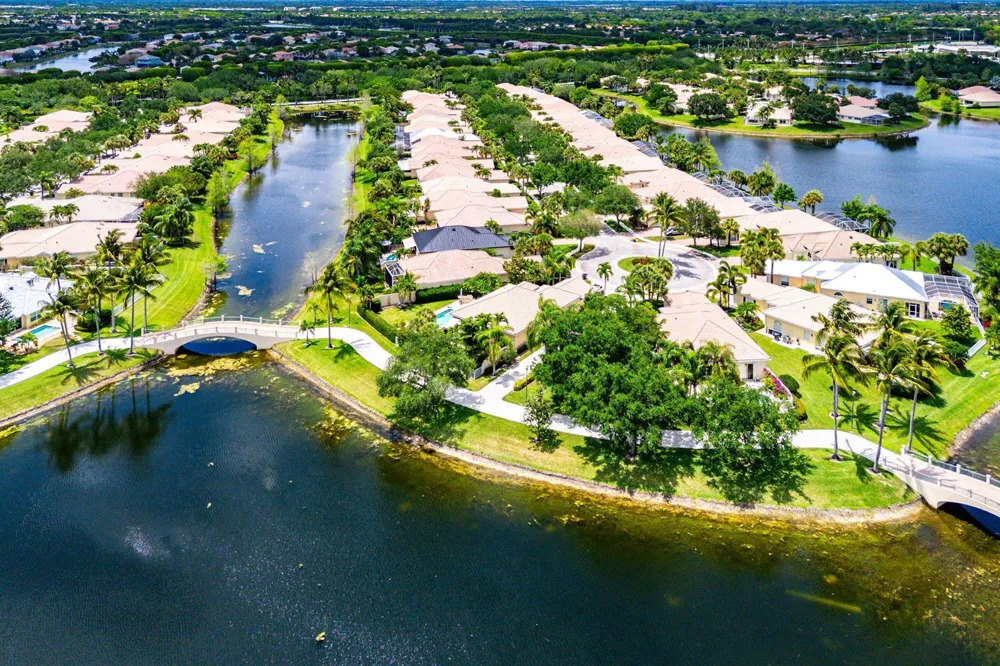 8222 Dominica Place Wellington, FL 33414