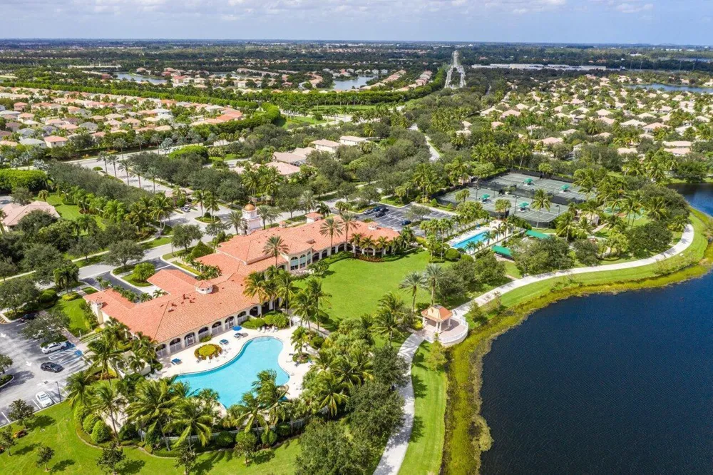 8222 Dominica Place Wellington, FL 33414