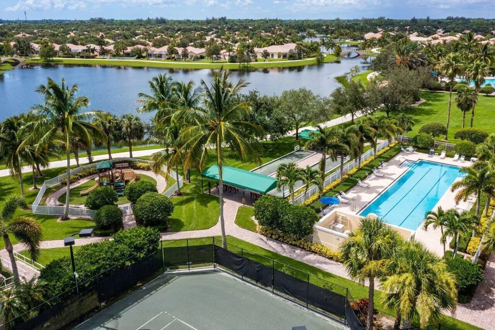 8222 Dominica Place Wellington, FL 33414