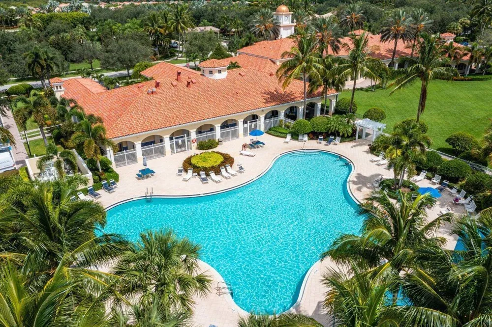 8222 Dominica Place Wellington, FL 33414