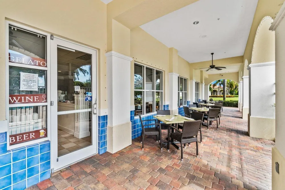 8222 Dominica Place Wellington, FL 33414