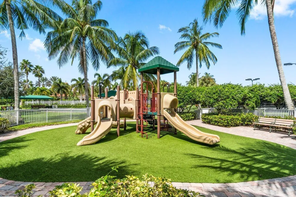 8222 Dominica Place Wellington, FL 33414