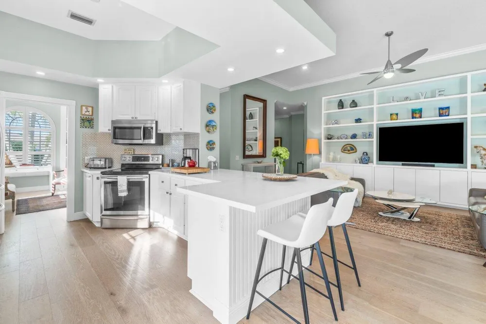 8222 Dominica Place Wellington, FL 33414