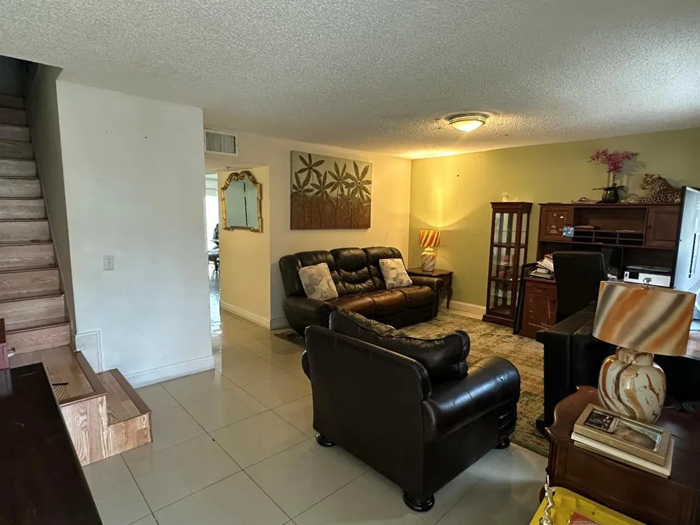 7424 NW 75th Street Tamarac, FL 33321