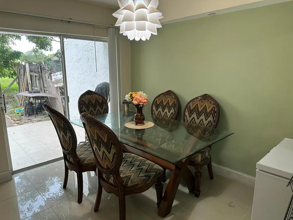 7424 NW 75th Street Tamarac, FL 33321