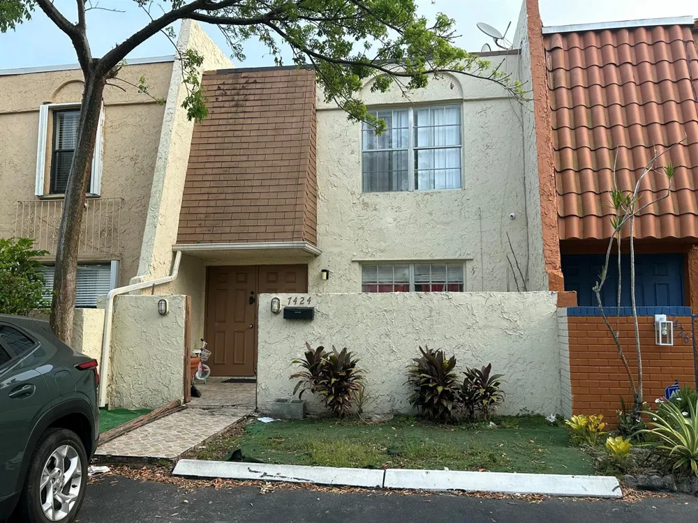 7424 NW 75th Street Tamarac, FL 33321