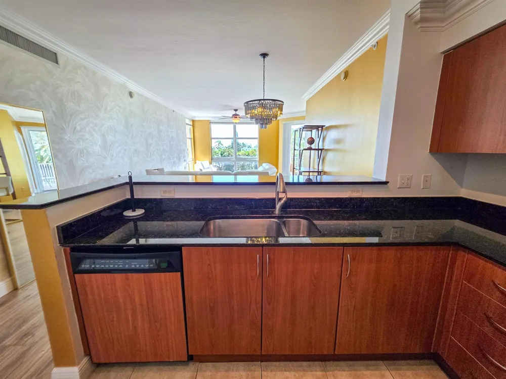 806 E Windward Way #323 Lantana, FL 33462