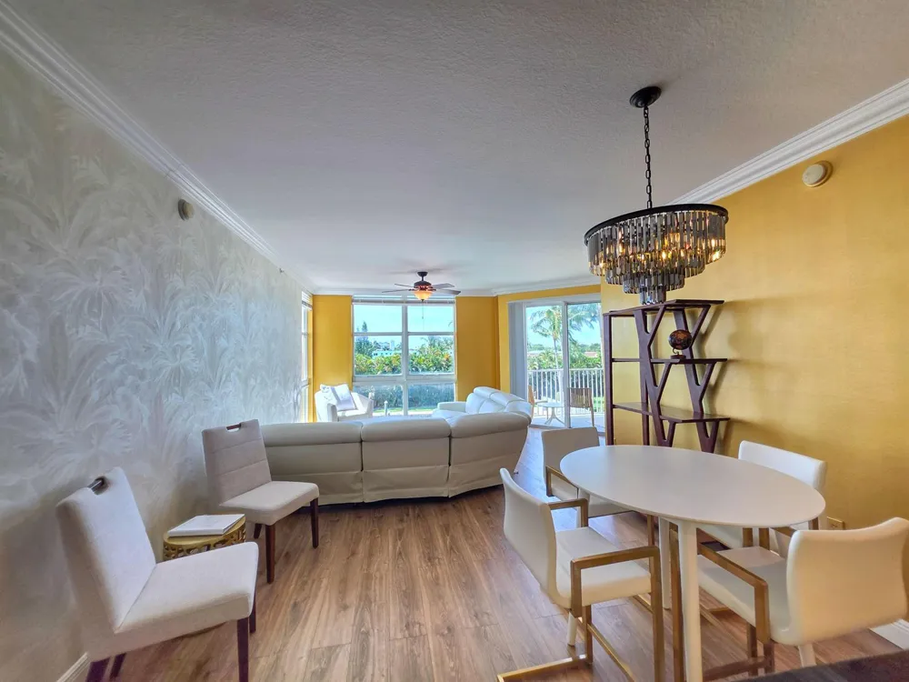 806 E Windward Way #323 Lantana, FL 33462