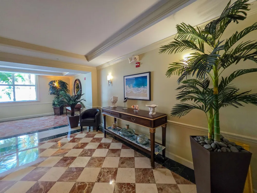 806 E Windward Way #323 Lantana, FL 33462